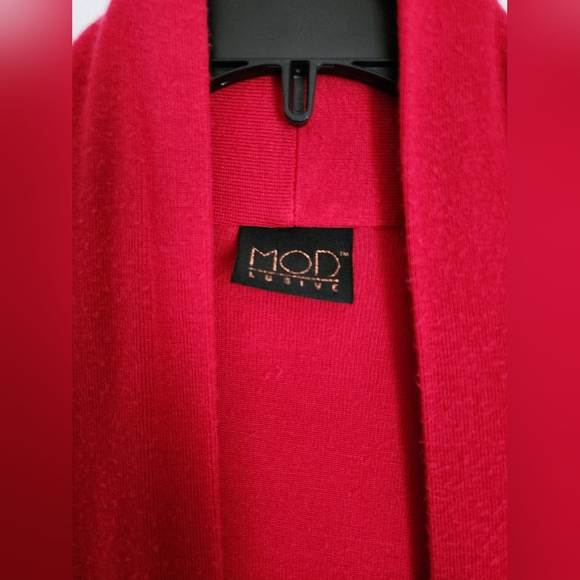 Item #:22 Red MOD cardigan - Picture 3 of 5